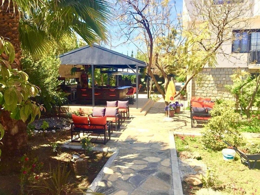 Akkent Garden Otel 3*